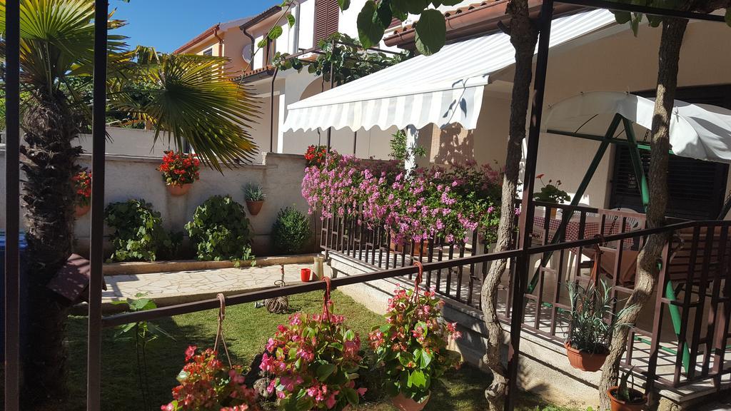 Active Apartment Pula Luaran gambar
